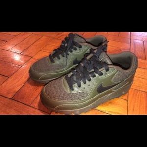 Nike Air Max 90 size 5Y